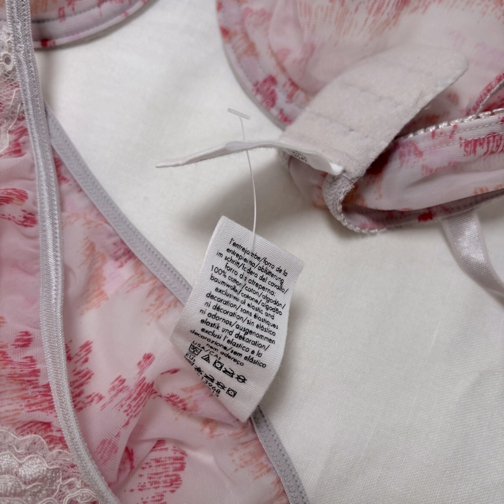 Calvin Klein Pink and Cream Lace Bra 34B
Panty Size M Sold as a set NWOT - Picture 7 of 7